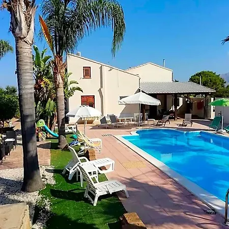 Castellazzo Bed and Breakfast 4*