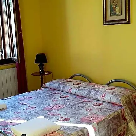 فندق مبيت وإفطار Castellazzo 4*