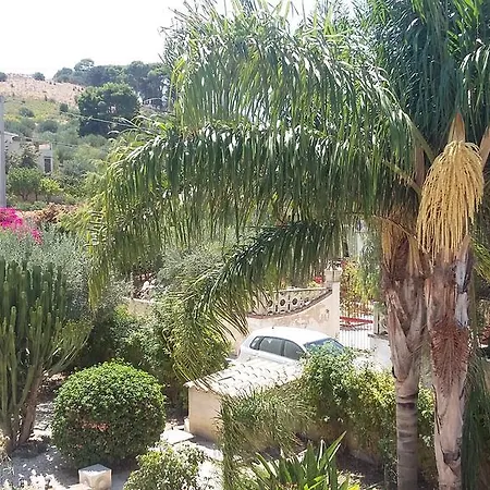 Castellazzo Bed & Breakfast 4*