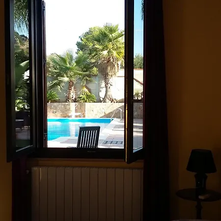 Castellazzo Bed & Breakfast 4*